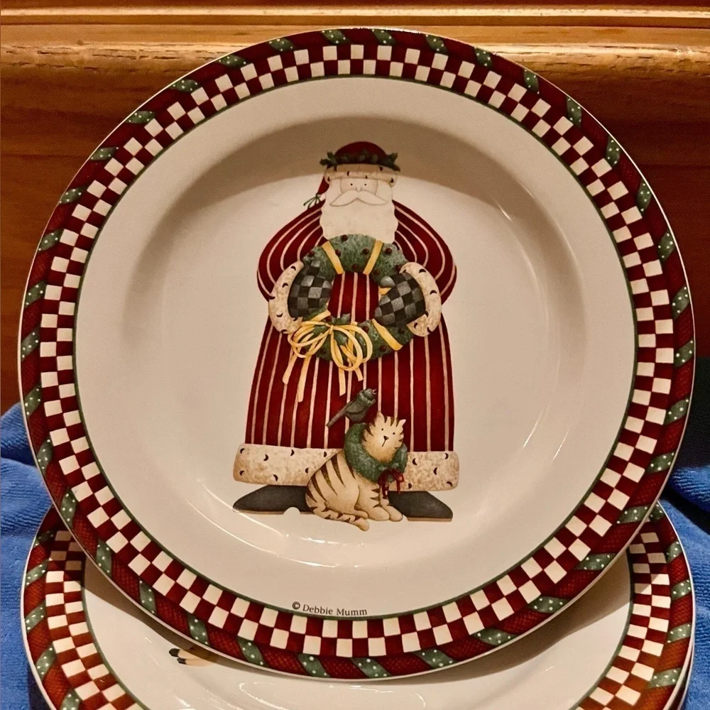 Vintage 2001 Debbie Mumm Santa's Spirit Christmas Stoneware Dessert Plates Set 4